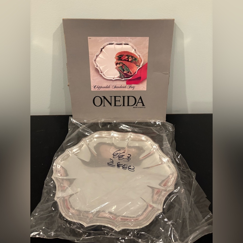 Oneida Silverplate Chippendale Sandwich Tray